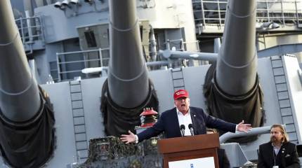 Маленький мальчик нашел пулемет…