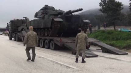 Турция перебрасывает в сирийский Идлиб танки и другую бронетехнику