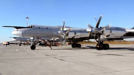 Командующий Дальней авиацией ВКС РФ назвал сроки начала поставок в войска модернизированных стратегических ракетоносцев