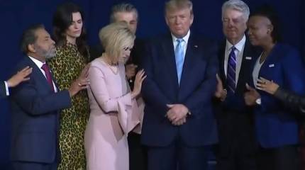 Оппоненты Трампа: «Перевернул мир с ног на голову, а сам спит»