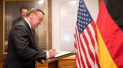 Череда визитёров: министр обороны Германии приехал в Киев с необъявленным визитом сразу вслед за главой Пентагона