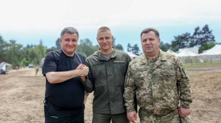 Экс-глава МВД Украины призвал украинских военных быть готовыми к «возможному восстанию в Донецке»