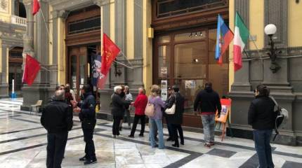 Прорвать информационную блокаду: житель харьковского Изюма открыл в Неаполе фотовыставку о реалиях украинского режима