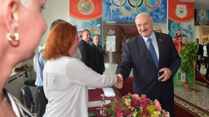 Данные экзитполов: Лукашенко с большим отрывом лидирует на выборах президента Белоруссии