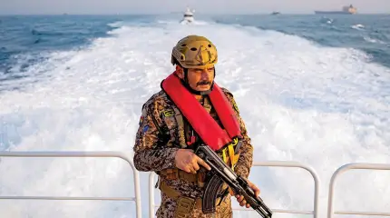 A US senator believes that Gulf states should "finish what" the US started in Iran.