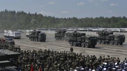 В Сети появился снимок трёх типов комплексов «Панцирь» в одном строю