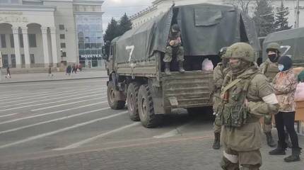 Бывшие боевики теробороны Херсона начали массово сдавать оружие российским военным