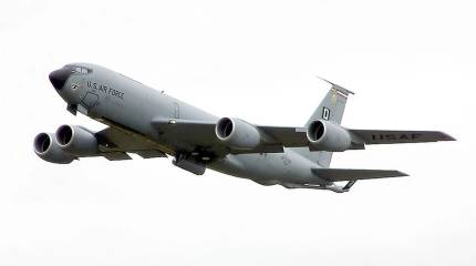 Самолёт-заправщик KC-135R ВВС США подал сигнал бедствия над Ормузским проливом