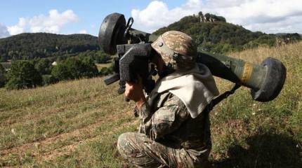 Момент поражения российским FPV-дроном украинского расчета ПТРК Javelin попал в кадр