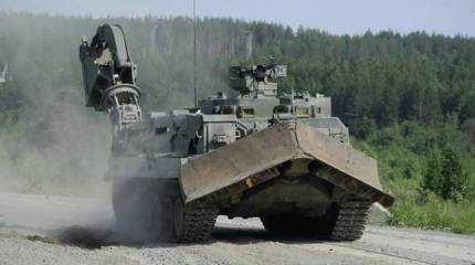 Новая бронированная инженерная машина УБИМ принята на вооружение ВС РФ
