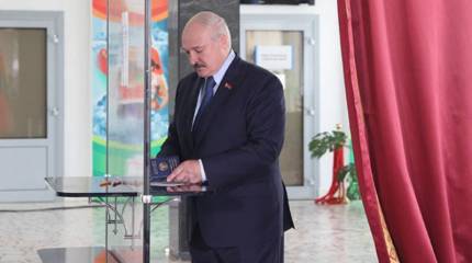 ЦИК РБ отклонил жалобы соперников Лукашенко, а к забастовке присоединились рабочие МТЗ