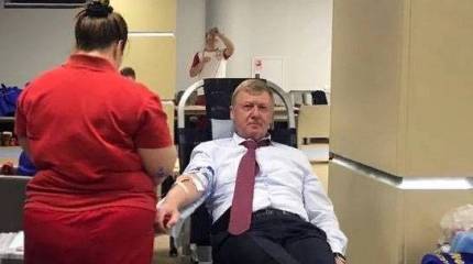 Чубайсу везёт - пока его бьют виртуально
