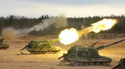 Показаны снятые украинскими боевиками кадры позиций ВСУ под плотным огнём российской артиллерии