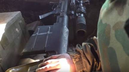 Грозное снайперское оружие мелькнуло на кадрах из блиндажа в ДНР