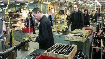 Двести тысяч сотрудников оборонных заводов будут переподготовлены Минпромторгом