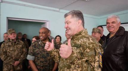 Порошенко: Мы готовы отражать агрессию со стороны Крыма и Приднестровья