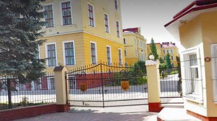 Жители Львова говорят о том, что в ходе ударов поражены академия сухопутных войск, учебный артиллерийский центр и общежитие для военных