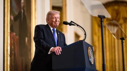 Трамп: Америка обладает безграничными запасами оружия и может воевать вечно