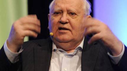 Неперестроившийся Михаил Горбачёв в объятиях гласности