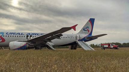 Посадившему в 2023 году самолёт в поле пилоту предложили работу за границей