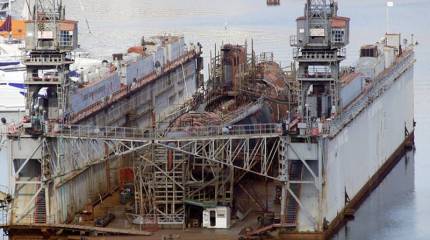 В Севастополе затонул списанный плавдок со списанной подводной лодкой