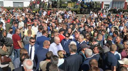 «Думать надо не айфоном, а головой»: Лукашенко назвал главное условие проведения новых выборов