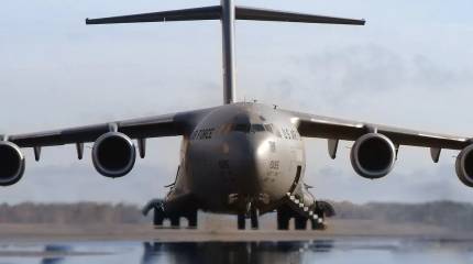 Белый дом готовит удары по Ирану, перебрасывая в регион транспортные самолёты