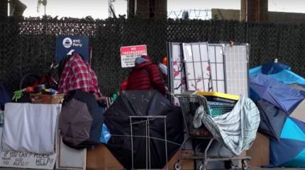 Опрос в США: Впервые за последние четверть века больше половины американцев не верят в лучшее