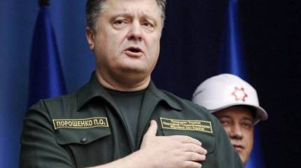 Порошенко не станет возвращать из Донбасса войска в места постоянной дислокации