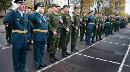 ВЦИОМ: Россияне предпочитают армию и церковь другим общественным институтам