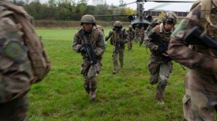 Столтенберг ответил на заявление Макрона о НАТО: Такие слова могут расколоть и саму Европу