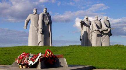 Кто в России вдруг озаботился "историческими мифами" о панфиловцах, Зое Космодемьянской  и подвиге Александра Матросова?