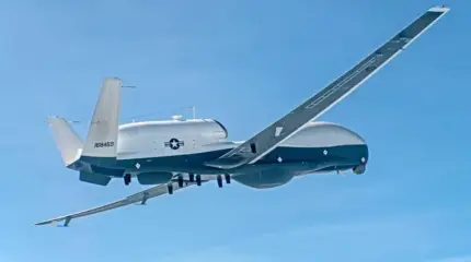 一架美国海军 MQ-4C“海神”无人机出现在古巴上空，绕着该岛盘旋​​了数圈。