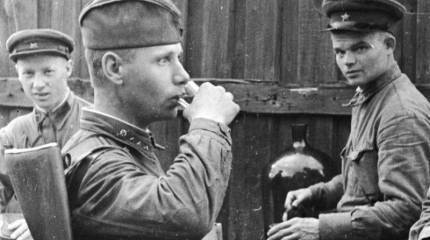 Как "наркомовские 100 грамм" помогали воевать