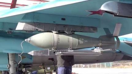 Российские ВКС начинают массовое обучение летчиков Су-34 применению авиабомб с УМПК