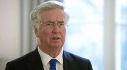 Минобороны Британии: Россия должна прекратить бомбардировки в Сирии