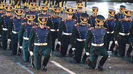 Служить – полком, воевать – бригадой