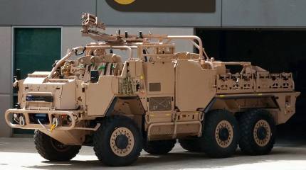 Трансформер с третьей осью: Британия выпустила первые автомобили Jackal 3 (E)