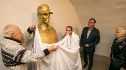 Эстонские ветераны возмутились установкой в школе бюста эсэсовца