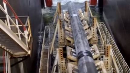 Газпром уложил 57% от общей длины газопровода "Северный поток-2"