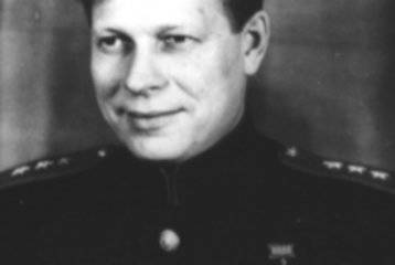 На нем держалась оборона. 30 октября – 105 лет со дня рождения маршала Д.Ф. Устинова