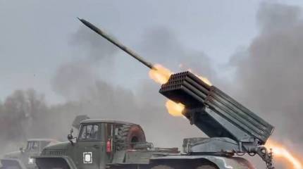Кадры ночного удара из «Градов» по позициям ВСУ в Марьинке появились в Сети