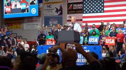 «Вы украли выборы»: Такой фразой встретили на митинге Байдена, который накануне назвал сторонников Трампа «полуфашистами»