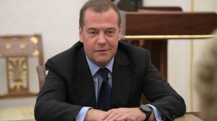 Медведев: Из-за газа по 3000 долларов полноценно мыться в Европе сможет лишь Шольц