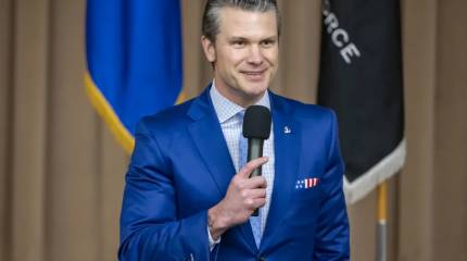 Глава Пентагона уволил 12 генералов, среди которых – противники вторжения в Иран