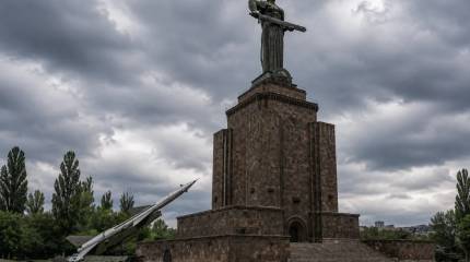 Россия передала Армении ноту протеста из-за осквернения мемориала в Гюмри