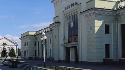 Поражены железнодорожный узел, ремонтный завод и объекты 11-го зенитного ракетного полка ВСУ в городе Шепетовка