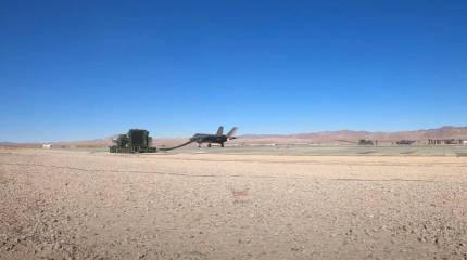 Лётчики в США впервые тренировали приземление истребителей F-35C с применением экспедиционного аэрофинишера