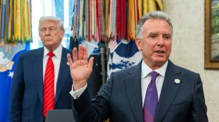 Witkoff: Người Nga nói với Trump rằng họ không chia sẻ thông tin tình báo với Iran.