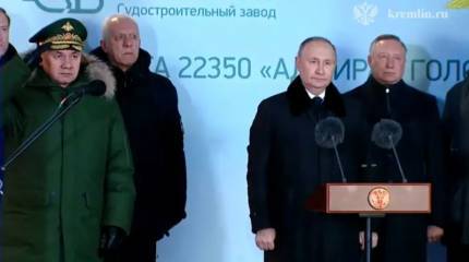 Российский президент принял участие в церемонии поднятия Андреевского флага на трёх новых кораблях